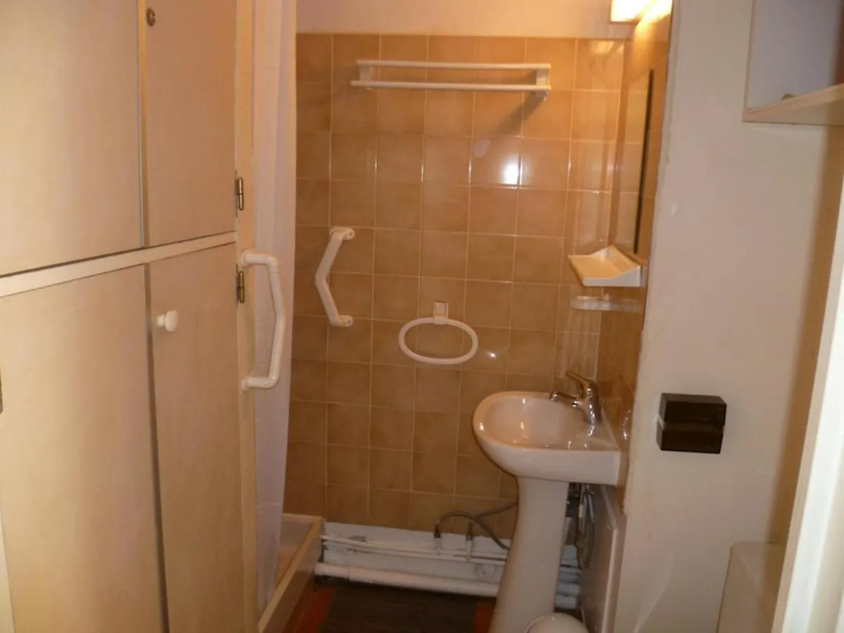 Appartement Avec Terrasse, Clim, Parking Prive - Cavalaire-Sur-Mer - Fr-1-226B-153 0*,