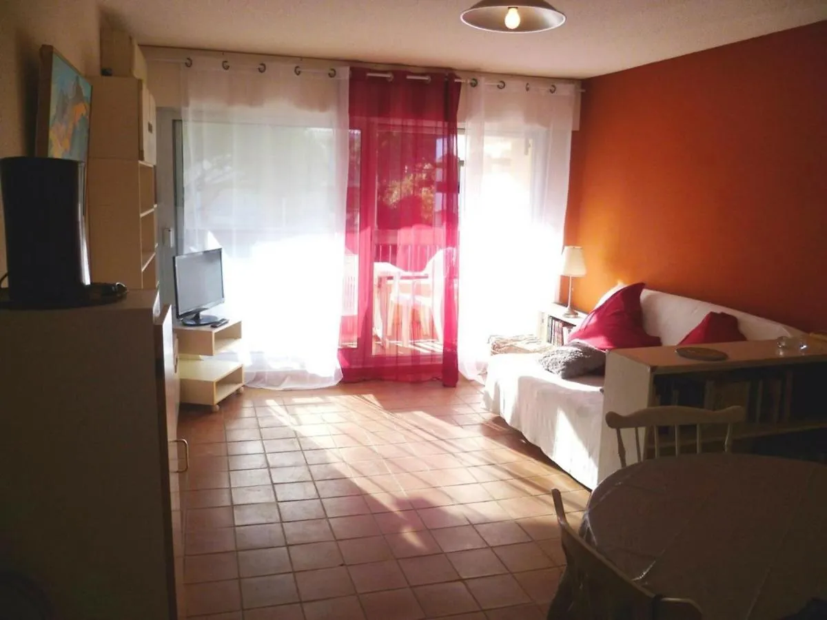 Appartement Avec Terrasse, Clim, Parking Prive - Cavalaire-Sur-Mer - Fr-1-226B-153 0*,