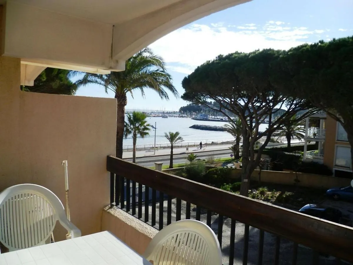 Appartement Avec Terrasse, Clim, Parking Prive - Cavalaire-Sur-Mer - Fr-1-226B-153 0*,