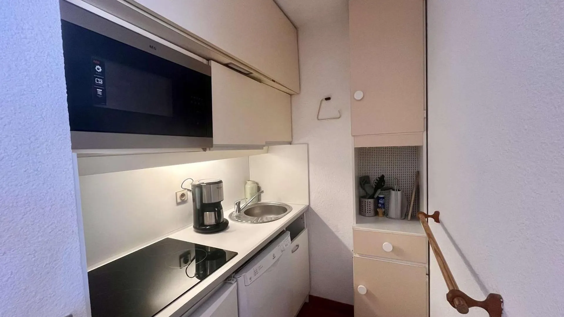 Apartment Appartement Avec Terrasse, Clim, Parking Prive - Cavalaire-Sur-Mer - Fr-1-226B-153 France