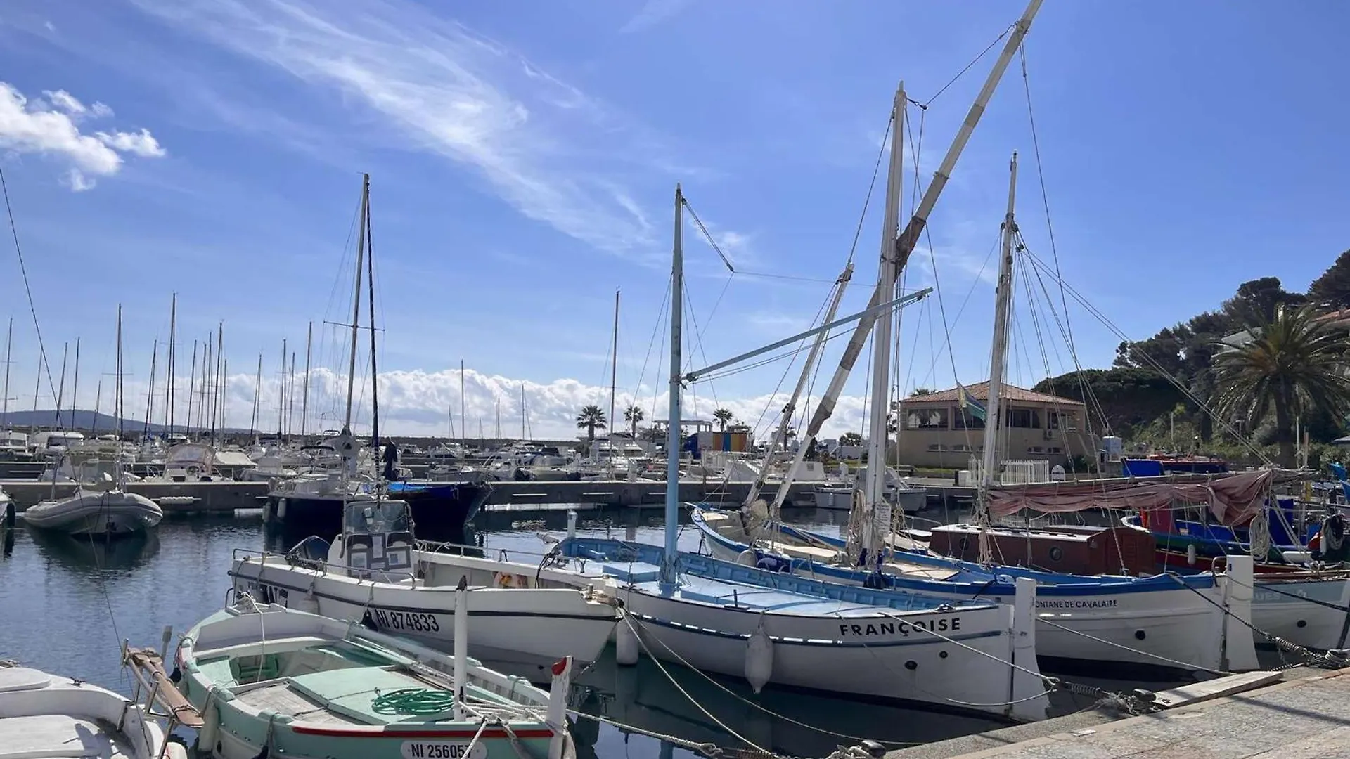 Appartement Avec Terrasse, Clim, Parking Prive - Cavalaire-Sur-Mer - Fr-1-226B-153 France
