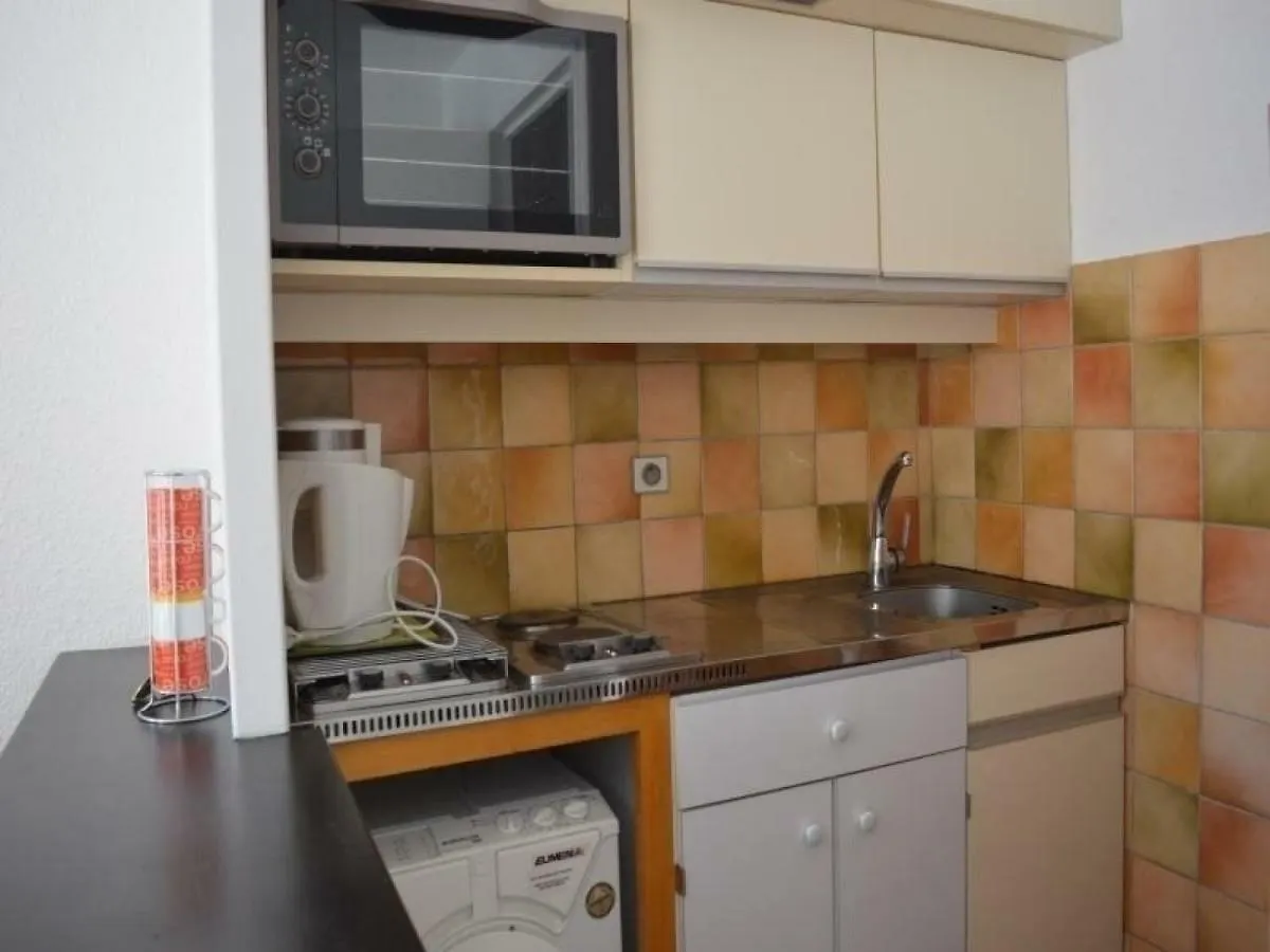 Appartement Avec Terrasse, Clim, Parking Prive - Cavalaire-Sur-Mer - Fr-1-226B-153
