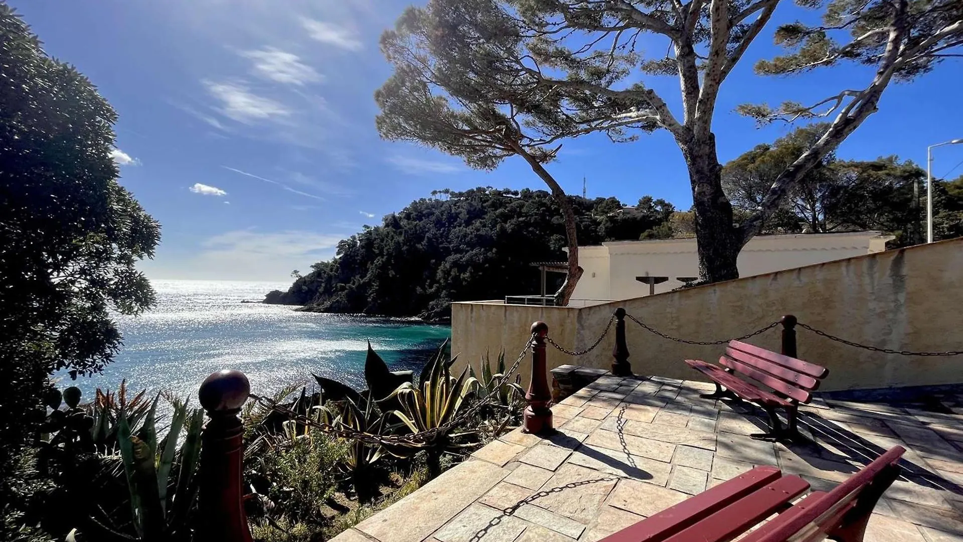 Appartement Avec Terrasse, Clim, Parking Prive - Cavalaire-Sur-Mer - Fr-1-226B-153 0*,
